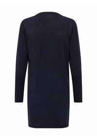 Maglione blu navy a maniche lunghe con scollo tondo e polsini a coste. Il tessuto appare liscio e leggermente strutturato. Design semplice, senza motivi.