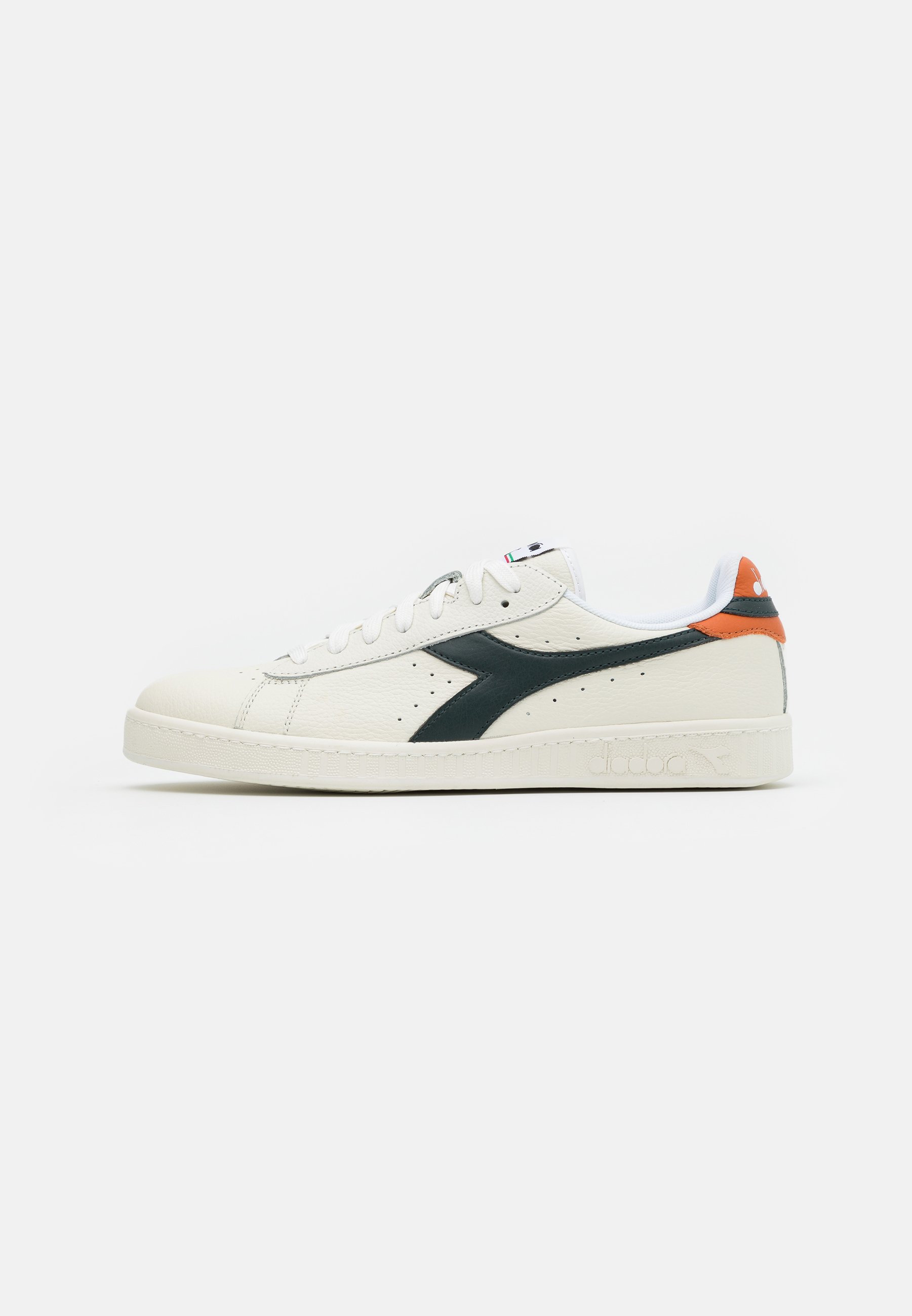 diadora gold stripe trainers
