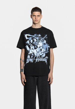 - T-shirt z nadrukiem