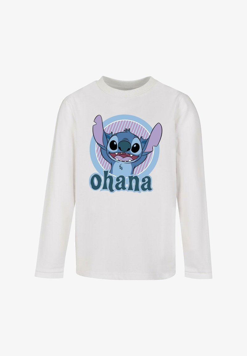 Hvid langærmet t-shirt med en blå tegneseriefigur med store ører, omgivet af et cirkulært design med pink striber og ordet "ohana."