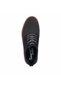 Black sneaker with a textured upper, round toe, white stripes on the laces, and a light brown rubber sole. Features "MemoSoft" branding inside.