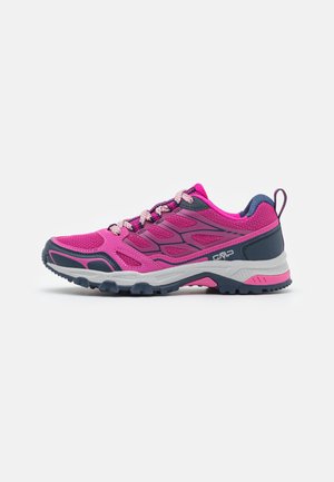ZANIAH TRAIL SHOE - Trail running shoes - malva/blue