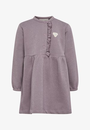 Langærmet støvet lilla kjole til småbørn med glimmer, frontflæse, knapper, smocktalje og lille hvid hjertepynt på brystet.