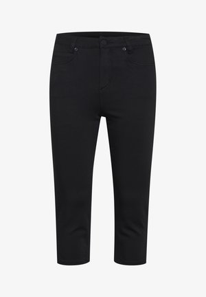 Pantaloni neri a taglio corto slim-fit con chiusura frontale a bottone e zip, e tasche anteriori e posteriori, esposti su sfondo bianco.