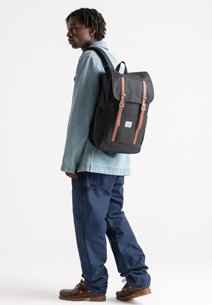 RETREAT - Tagesrucksack - camel