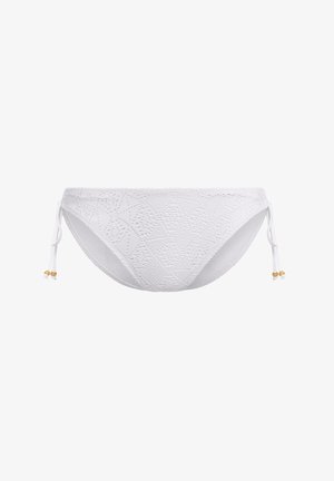 Witte bikini onderzijde met een textuurdesign en geometrische patronen, verstelbare zijstrikjes en accenten van goudkleurige kralen.