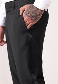 Pier One TUXEDO SUIT - Anzug - black
