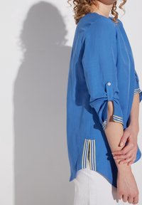Eterna Bluse - blue