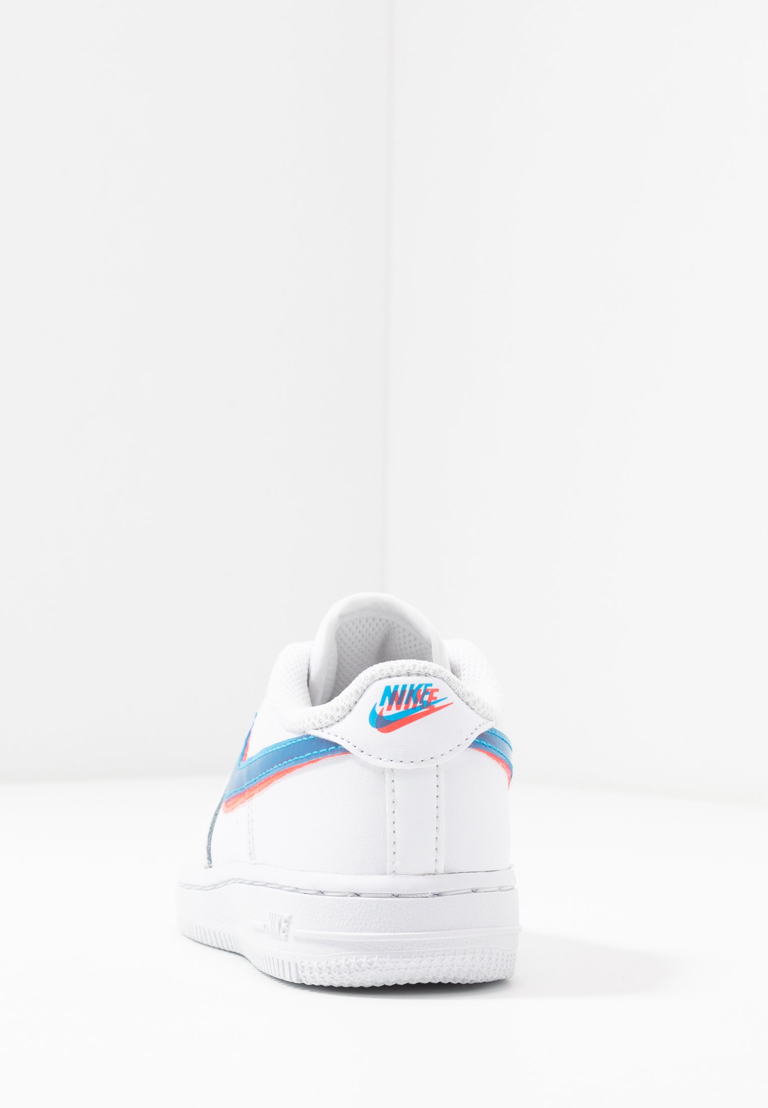 white blue hero bright crimson lv8