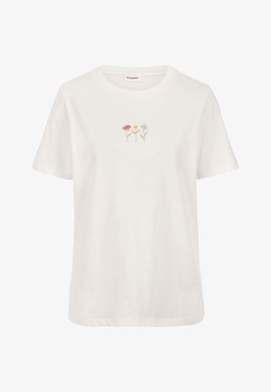 Weißes T-Shirt mit kurzen Ärmeln und kleinen aufgestickten roten, gelben und blauen Blumen, die mittig auf der Brust platziert sind.