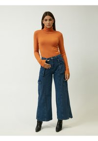 INFLUENCER HIGH-NECK BASIC - Strickpullover - apricot