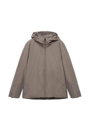 Chaqueta ligera con capucha en tono taupe apagado, que presenta un cierre frontal completo, bolsillos laterales y una textura suave con un diseño minimalista.
