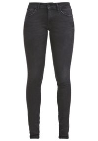 Pantalones vaqueros skinny negros hechos de denim. Presentan un diseño clásico de cinco bolsillos, cierre de botón y sutiles acentos de costura a lo largo de las costuras.