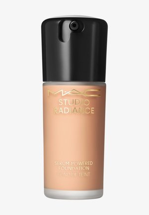 STUDIO RADIANCE SERUM-POWERED FOUNDATION - Fondotinta - nw25