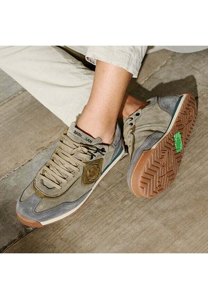 SATORISAN, UNISEX - Zapatillas - peat green