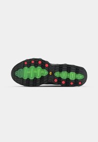 Nike Sportswear AIR MAX DN8 Baskets basses black/green strike