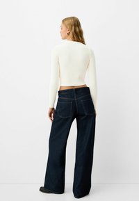 Bershka ROUND NECK  - Pulóver - beige