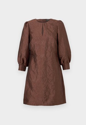 Brun brodert kjole med pufferm, nøkkelhull-bluss og avslappet passform. Har et teksturert blomsterdesign og rynkede mansjetter.