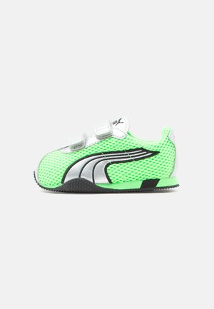 Puma H STREET OG UNISEX - Baby shoes - fizzy green/silver-coloured
