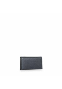Billetera negra con textura y un acabado suave, de forma rectangular y cierre de solapa. Diseño compacto adecuado para el almacenamiento de tarjetas y efectivo.