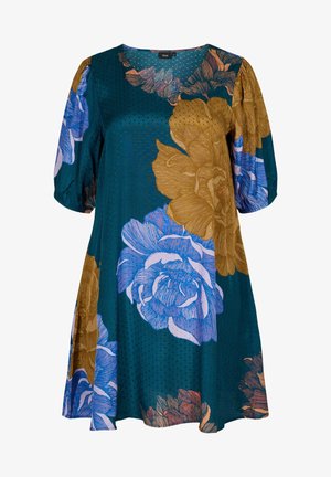 Ein türkisfarbenes Kleid mit gepunkteter Textur, das große blaue und goldene Blumenmuster sowie lockere, gepuffte kurze Ärmel aufweist.
