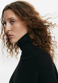 Desigual - Sukienka dzianinowa