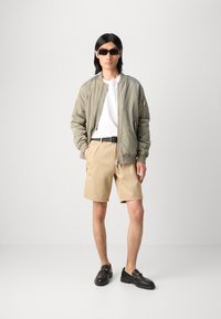 Scotch & Soda STUART - Lühikesed püksid - seastone