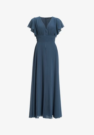 Lang, blauw kleed van vloeiende stof; heeft een diepe V-hals, vlinder mouwen, en een getailleerde taille met een lange rok en een zijsplit.