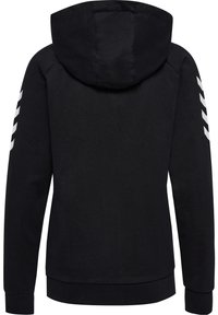 Sweat-shirt à capuche noir en mélange de coton, présentant un design simple, des poignets et un ourlet côtelés, avec des motifs en chevron blanc sur les manches.
