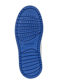 Blauwe rubberen zool met een gemêleerd patroon, voorzien van ronde ventilatiegaten en een reliëflogo van het merk. Het ontwerp bevat gepatterneerde groeven voor grip.