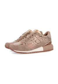 Sneakers i tan mocka med bronsfärgad ormskinnsdetalj, rund tå, snördesign och texturerad gummisula. Måttlig dämpning vid hälen.