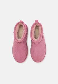 UGG CLASSIC ULTRA MINI - Botas para la nieve - dusty orchid