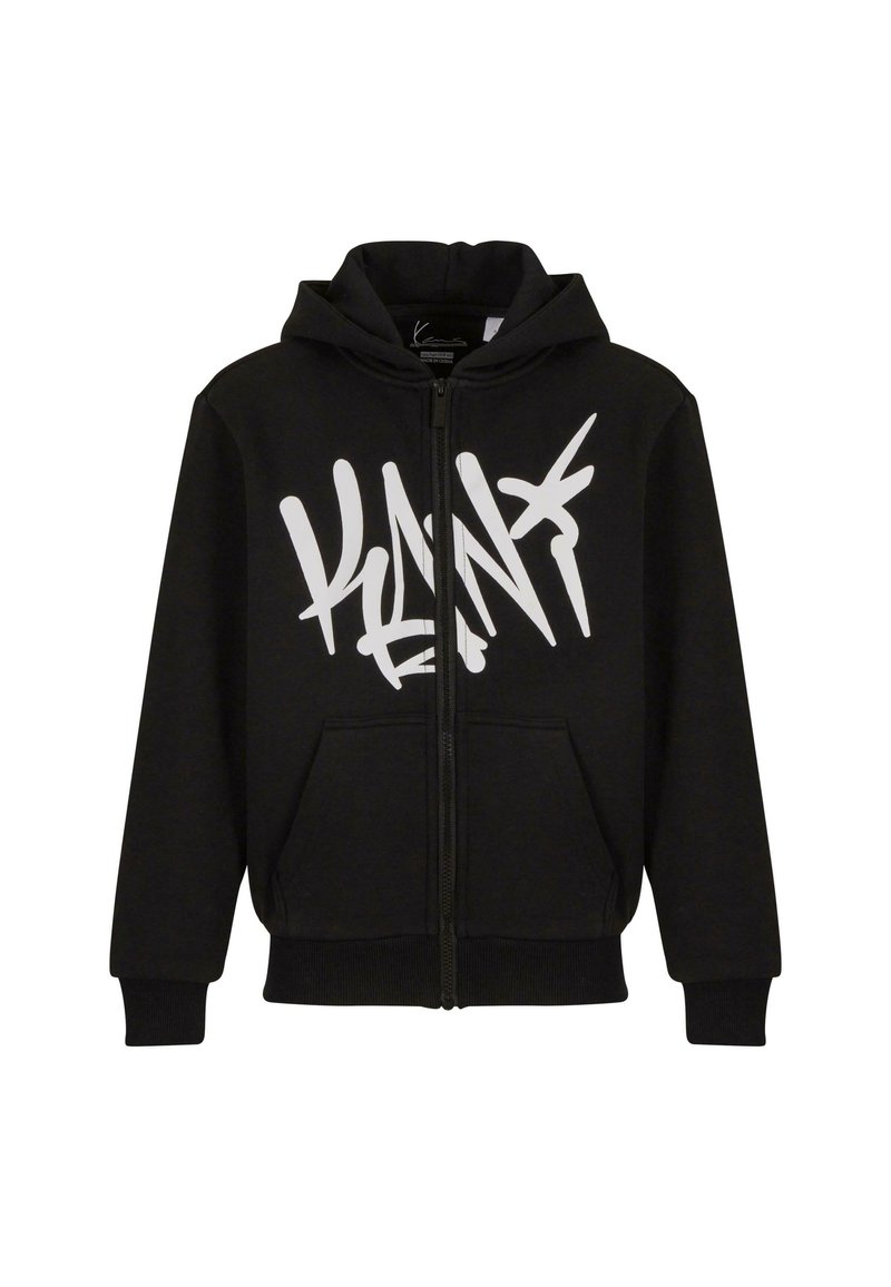 Svart zip-up hettegenser laget av myk stoff, med en stor hvit graffiti-stil logo på forsiden og kenguru-lomme.