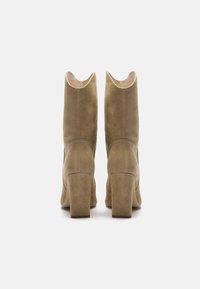 Zign LEATHER - Botas de tacón - beige