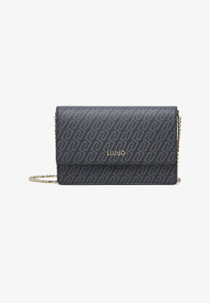 Lille sort og grå crossbody taske med geometrisk mønster, gyldent kædrem og gyldent "LIU·JO" logo på frontklappen.