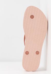 Havaianas SLIM FIT FLATFORM - T-pántos szandálok - ballet rose