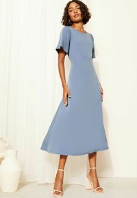 Friends Like These FLUTTER SLEEVE ROUND NECK MIDI - REGULAR FIT - Trikoomekko - blue