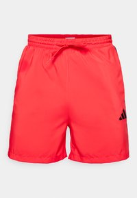 ESSENTIAL THREE STRIPES CHELSEA SHORT - Spordišortsid - pure ruby/black