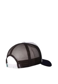 Schwarze Mesh-Trucker-Cap mit einem weißen Frontpanel und einem marineblauen Schirm. Verfügt über einen Snapback-Verschluss und ein strukturiertes Muster auf dem Mesh.