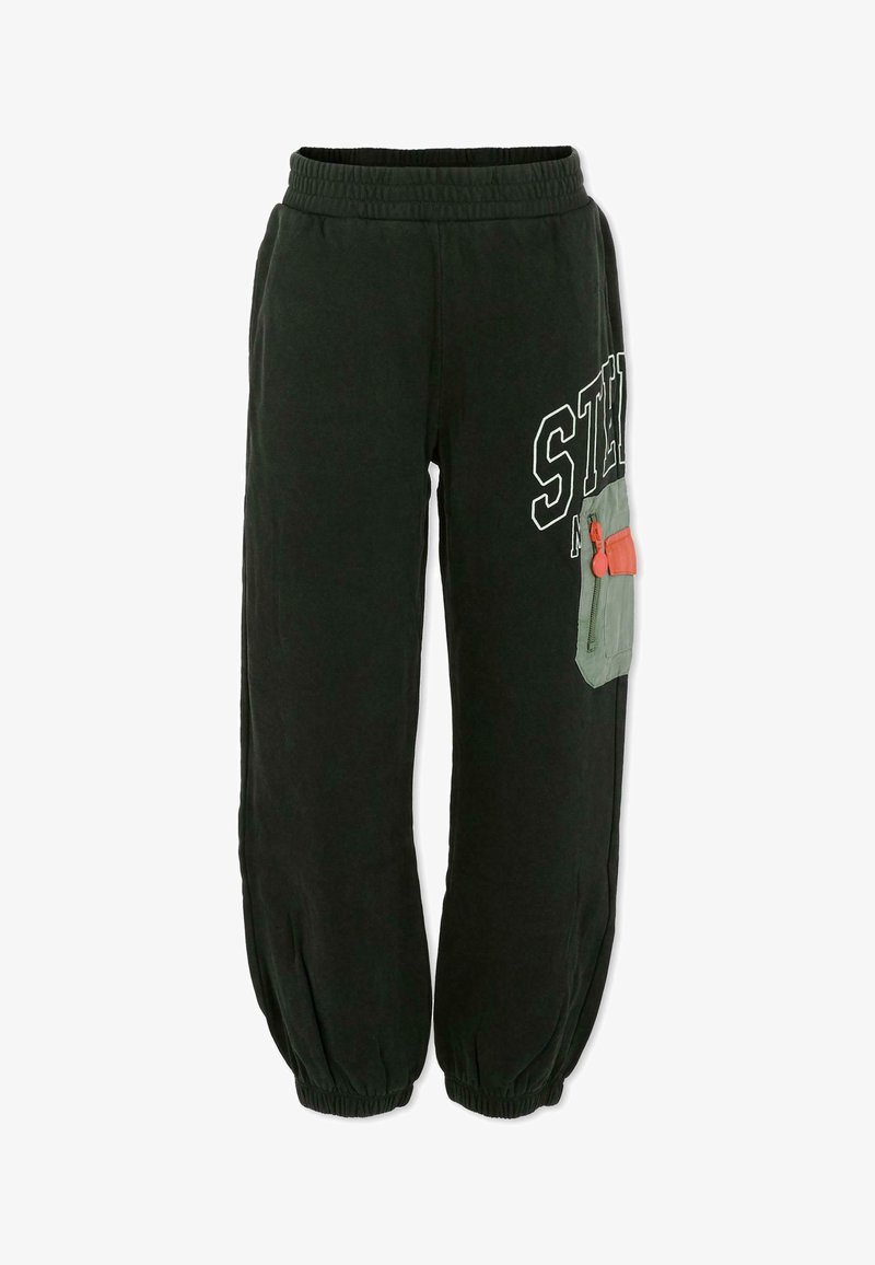 Pantalons de survêtement noirs avec une taille élastique, comportant une poche verte avec des accents orange et le texte blanc "STHL" sur une jambe.