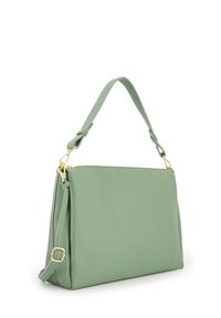 Grüne Leder-Schultertasche mit glatter Textur, ausgestattet mit einem oberen Reißverschluss und Akzenten in goldfarbener Hardware. Verstellbarer Gurt enthalten.