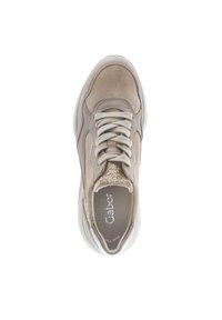 Light beige sneaker made of suede and leather, featuring a glittery gold accent, round toe, and neutral-toned laces. White sole.