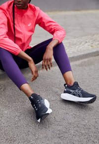 ASICS GEL NIMBUS 25 - Hardloopschoenen voor op de weg - black/pure silver