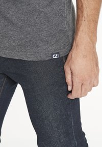 Cruz T-paita - dark grey melange