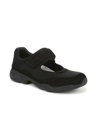 Chaussure de sport noire avec tige en daim et en mesh, sangle adjustable, bout rond et semelle extérieure en caoutchouc texturé.
