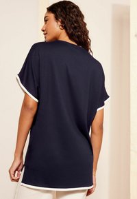 Friends Like These Navadna majica - navy blue and white
