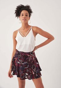 Herita PATTERNED RUFFLED - Gonna a pieghe - red