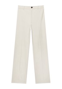 Beige rechttoe rechtaan broek met riemlussen en een zwarte knoopsluiting in de taille, met plooien langs de benen.