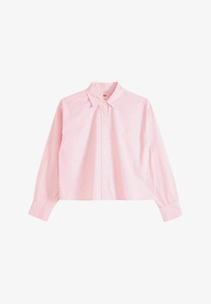 Camicia rosa chiaro a maniche lunghe con bottoni e colletto, mostrata stesa su uno sfondo bianco.