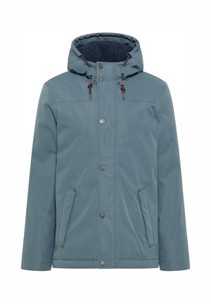 Voděodolná bunda s kapucí v tlumené modré barvě. Obsahuje zip vpředu, patevní knoflíky, dvě boční kapsy a nastavitelné šňůrky na kapuci.